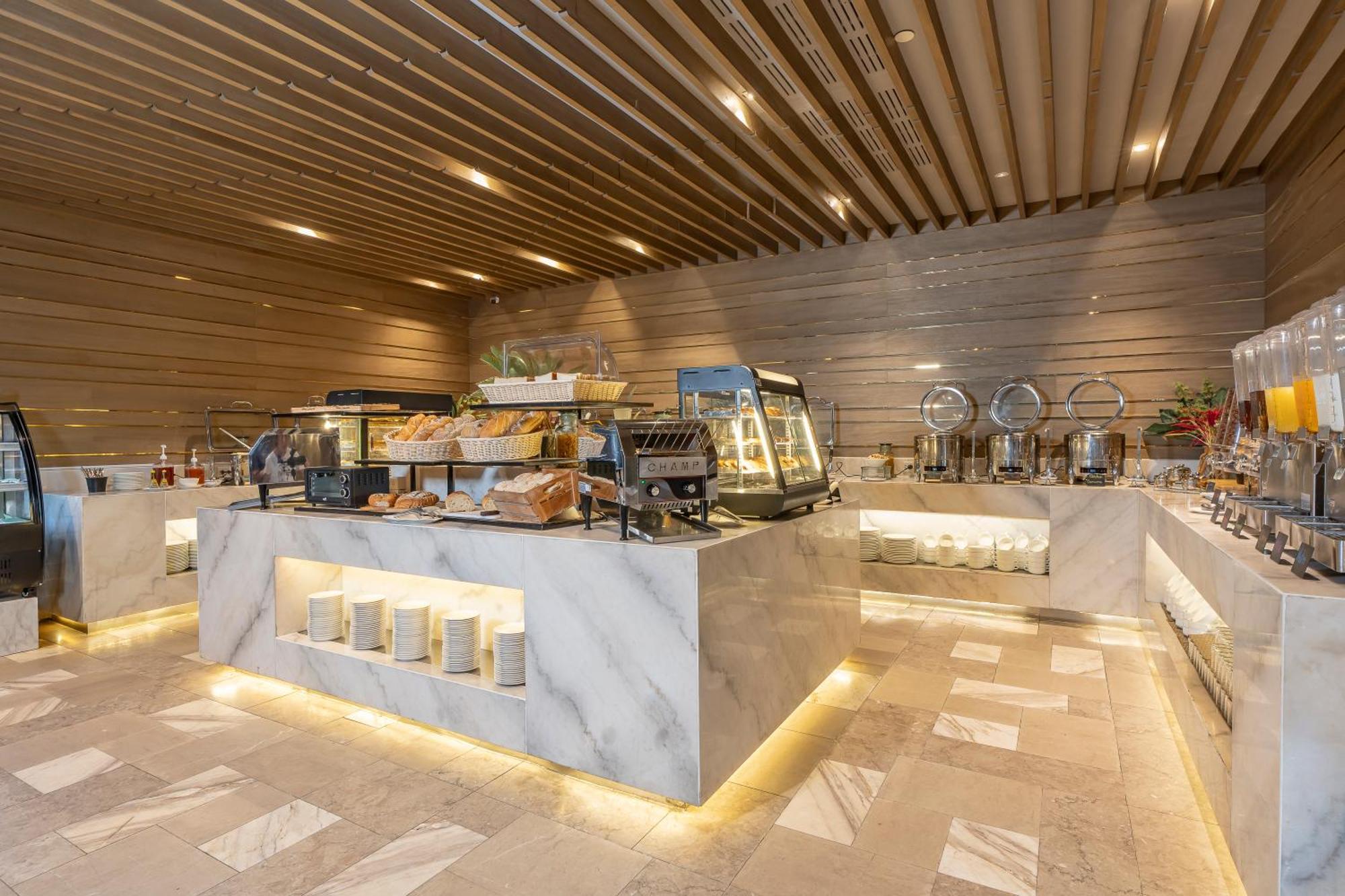 Arden Hotel And Residence By At Mind Csonburi Kültér fotó